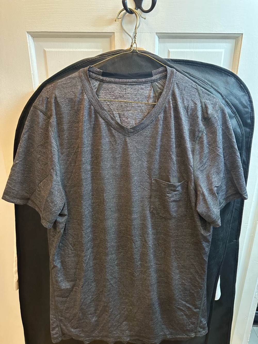 Men's Lululemon V-Neck Pocket T-Shirt